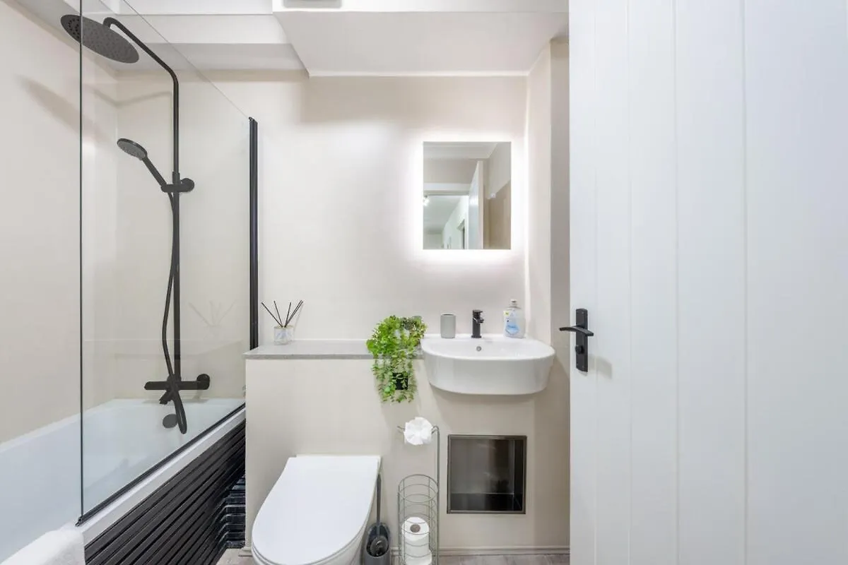 Stunning Stratford Retreat Free Parking Wifi Lägenhet London